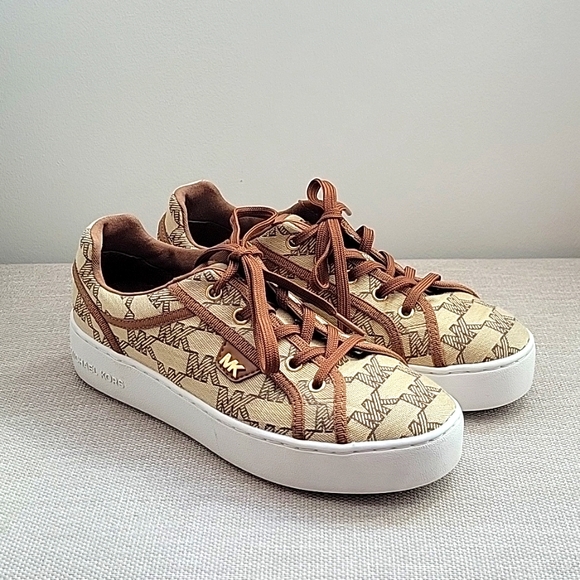 EUC Michael Kors Ladies Sneakers size 6.5 - Picture 2 of 7